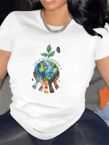 Multicolored Hands Hold The Planet Surrounded By Hearts And A Butterfly, Symbolizing Unity, Respect, And Love For The Earth And Nature. Comfortable Casual Women's T-Shirt For Everyday Wear. - 白色 - 查看 1