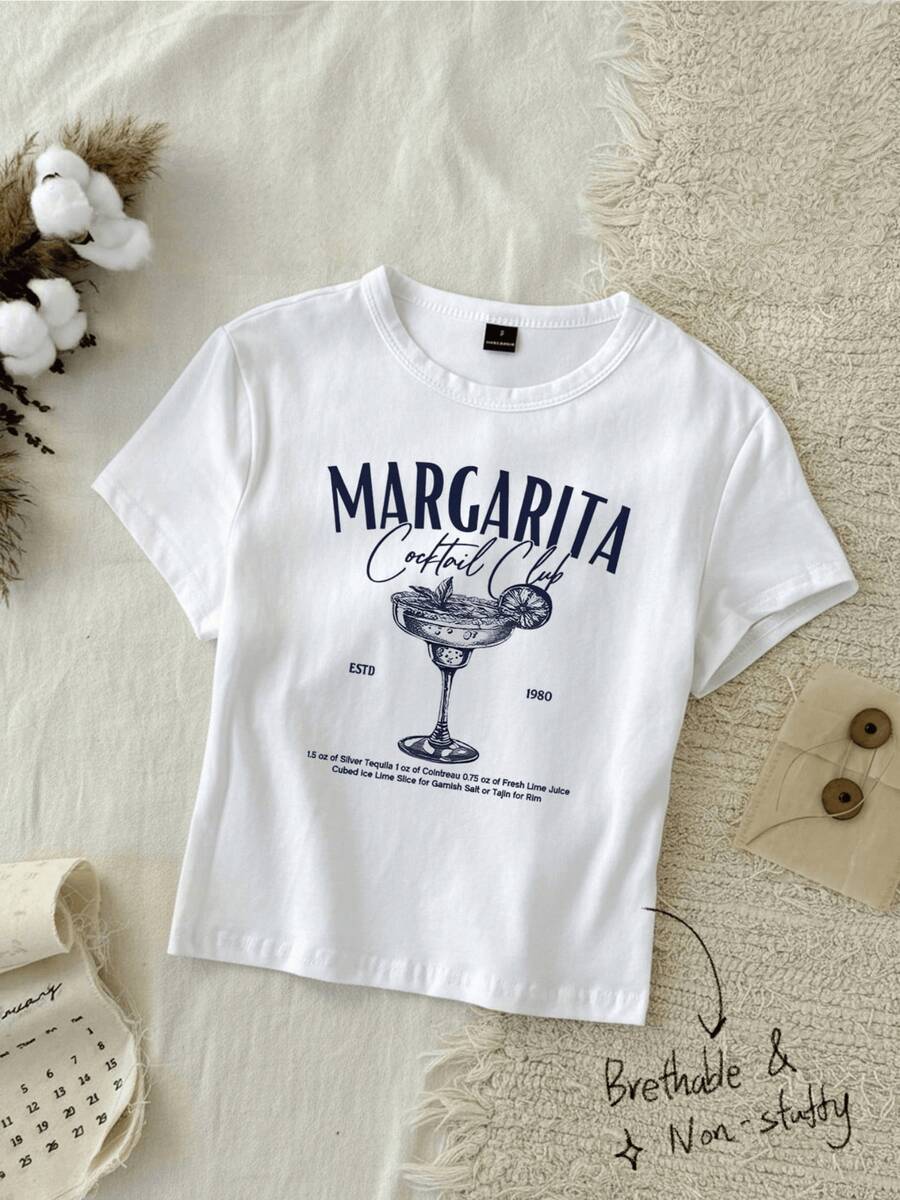 Margarita Glass With A Lime Wedge That Evokes Freshness, Joy And The Relaxed Spirit Of A Coastal Sunset, Perfect For Conveying Summer Energy And Casual Style; Comfortable And Modern White Women's T-Shirt - 白色 - 查看 1