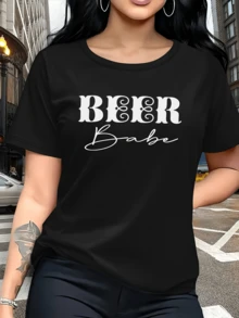 Texto grande que celebra la actitud divertida y segura de una mujer que disfruta los momentos relajados con una bebida fría transmitiendo energía positiva y un toque de humor camiseta de mujer casual urbana cómoda para verano - Negro - Ver 6