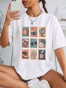 Travel Motifs Reflecting A Passion For Exploring New Destinations: Camera, Map, Passport, Mug, And Suitcase, Symbolizing Unique Adventures And Memories. Women's Casual, Comfortable, Modern T-Shirt - 白色 - 查看 8