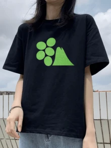 Abstract Mountain Figure Next To Five Green Circles Symbolizing Natural Energy, Harmony And Connection With The Earth On A Dark Background. Comfortable Casual Women's T-Shirt For Everyday Wear - 黑色 - 查看 1
