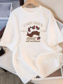 Chocolate Cake Covered In Cream And Strawberries, A Symbol Of Joy, Sweetness, And Confidence, Conveying Positive Energy And Tenderness. Comfortable And Casual Women's T-Shirt - 白色 - 查看 1