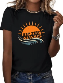 Bright Sun On The Horizon With Gentle Waves Reflecting The Calm Of The Sea, Evoking Freedom And Positive Energy To Enjoy Every Sunset. Women's Casual, Modern, Comfortable T-Shirt For Everyday Wear. - 黑色 - 查看 6