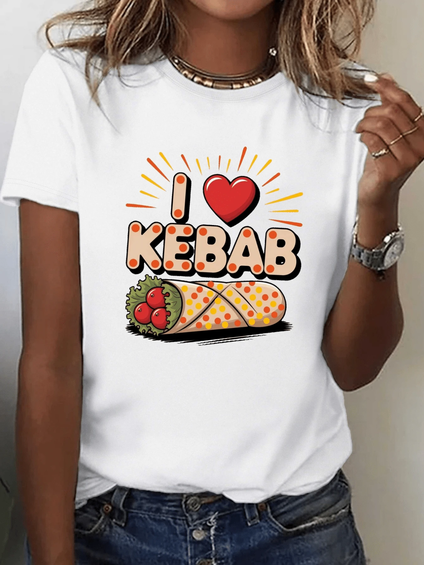 Bright Heart Expressing Love For Fast Food Kebab With Cheerful Colors, Juicy Tomatoes And Positive Energy. Women's Casual Modern Comfortable T-Shirt For Everyday Wear - 白色 - 查看 1