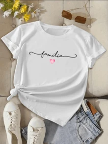Pink Heart Representing Unconditional Love And Family Unity, Conveying Warmth, Serenity, And Affection. Casual White Women's T-Shirt With The Word "Family" Printed On It. - 白色 - 查看 6