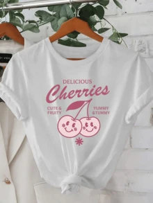Two Smiling Cherries Convey Sweetness, Joy, And Positive Energy With Fun Phrases That Evoke Freshness And Tenderness. A Modern, Casual Women's T-Shirt Perfect For Youthful And Comfortable Looks. - 白色 - 查看 6