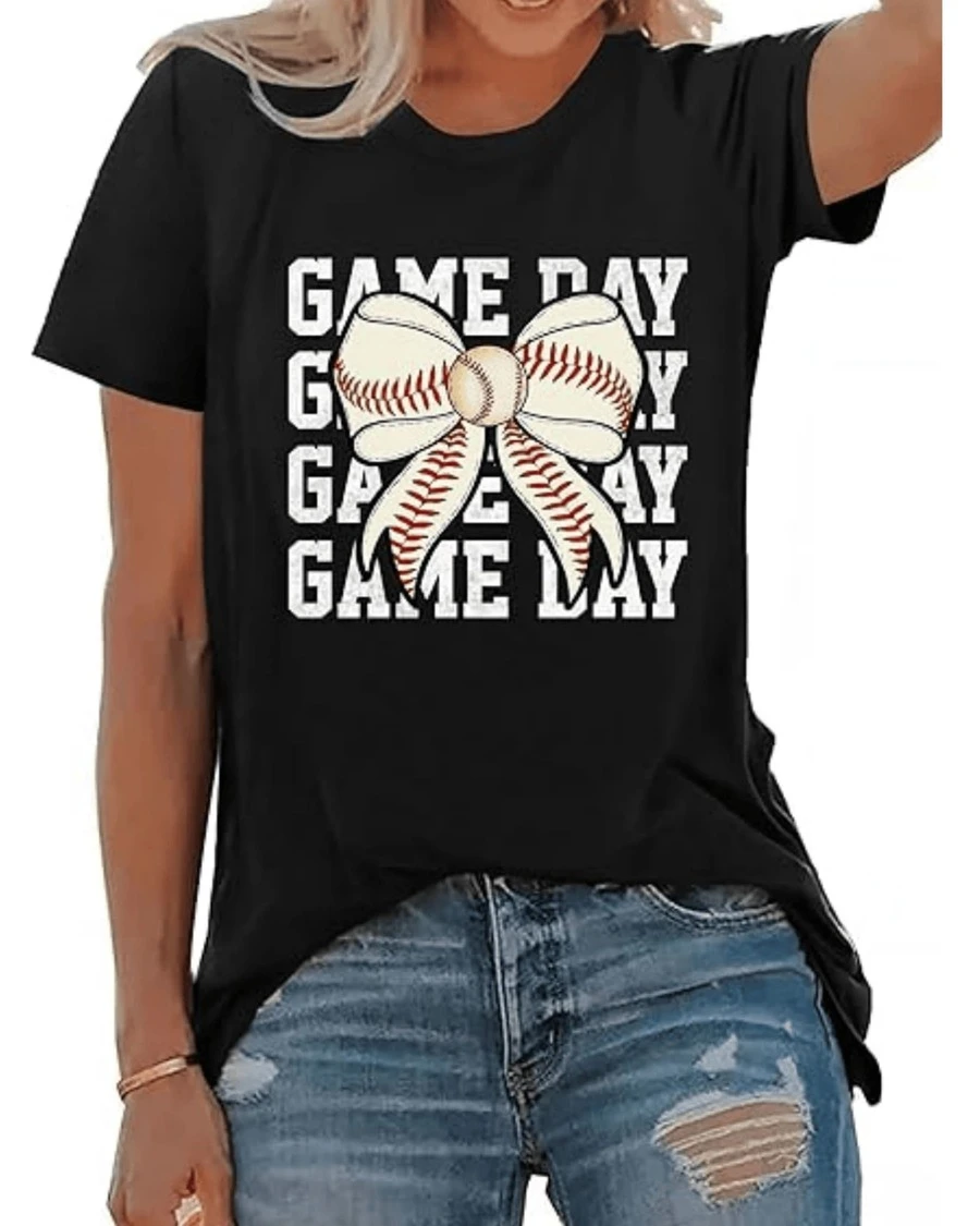 A Bow Formed By Baseball Stitching Symbolizes Passion And Sporting Energy, Showcasing Feminine Strength And Enthusiasm For The Game. Comfortable Casual Women's T-Shirt For Game Day - 黑色 - 查看 1
