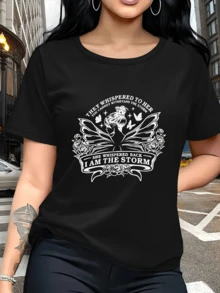 Butterfly With Open Wings Surrounded By Roses And Phrases That Symbolize Inner Strength And Feminine Courage, Reflecting Empowerment, Free Spirit And Confidence. Modern Casual Women's T-Shirt For Everyday Wear - 黑色 - 查看 6