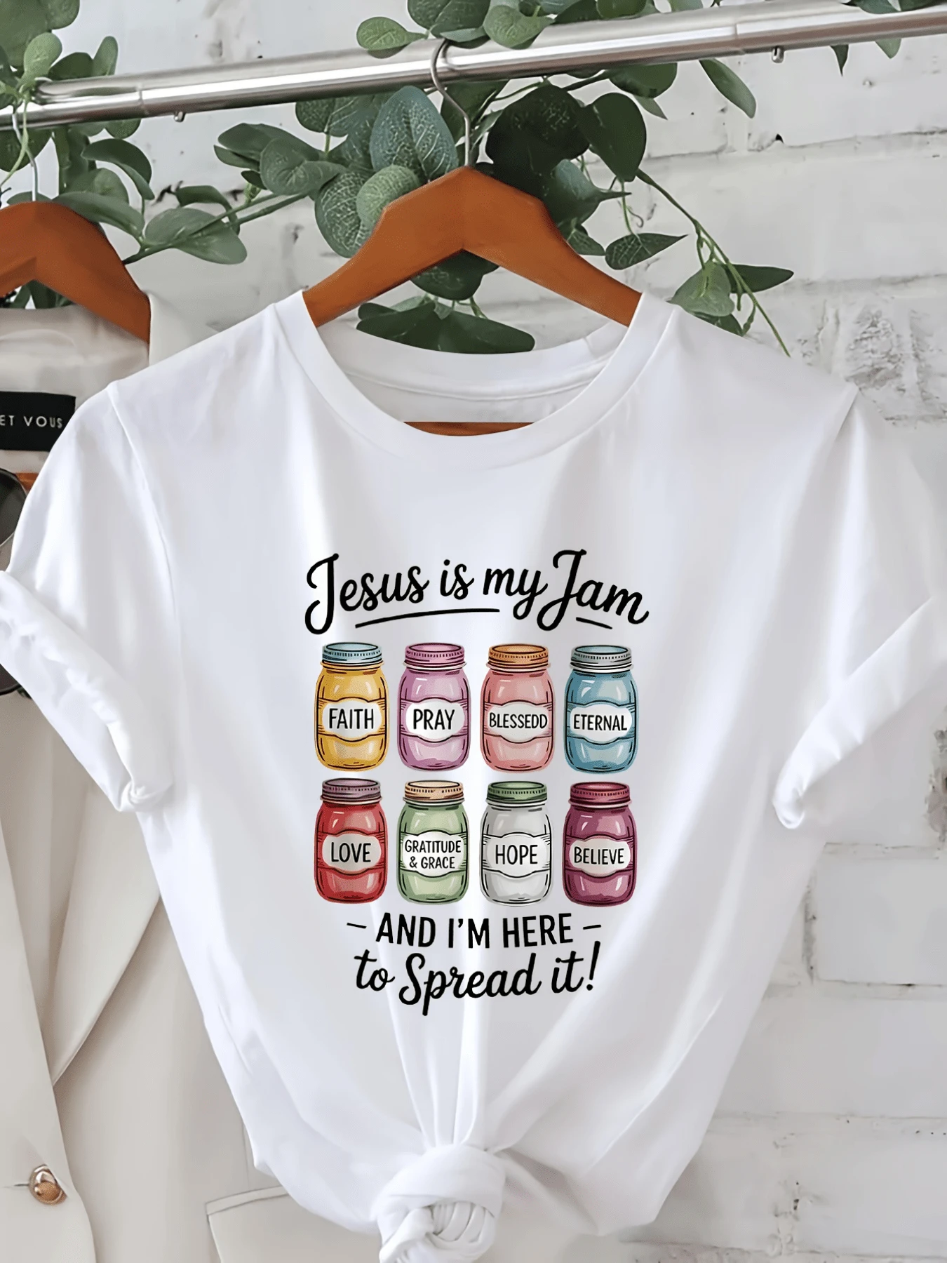 Colorful Jars With Words Of Faith, Love, Hope, And Gratitude Symbolizing Spiritual Strength And The Joy Of Sharing Positive Values; Casual Women's T-Shirt With An Inspirational Message - 白色 - 查看 1