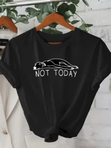 A Picture Of A Lying Dog Conveys Tranquility, And The Phrase "Not Today" Symbolizes The Desire To Rest And Enjoy The Calm Of The Moment. A Comfortable, Casual Women's T-Shirt For Everyday Wear. - 黑色 - 查看 8