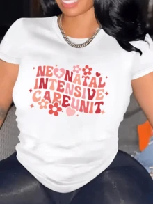 Flowers And Hearts Surrounding A Message Of Love And Gratitude Towards The Neonatal Intensive Care Unit Symbolize Tenderness, Hope, And Strength. A Modern, Comfortable, And Casual Women's T-Shirt. - 白色 - 查看 6