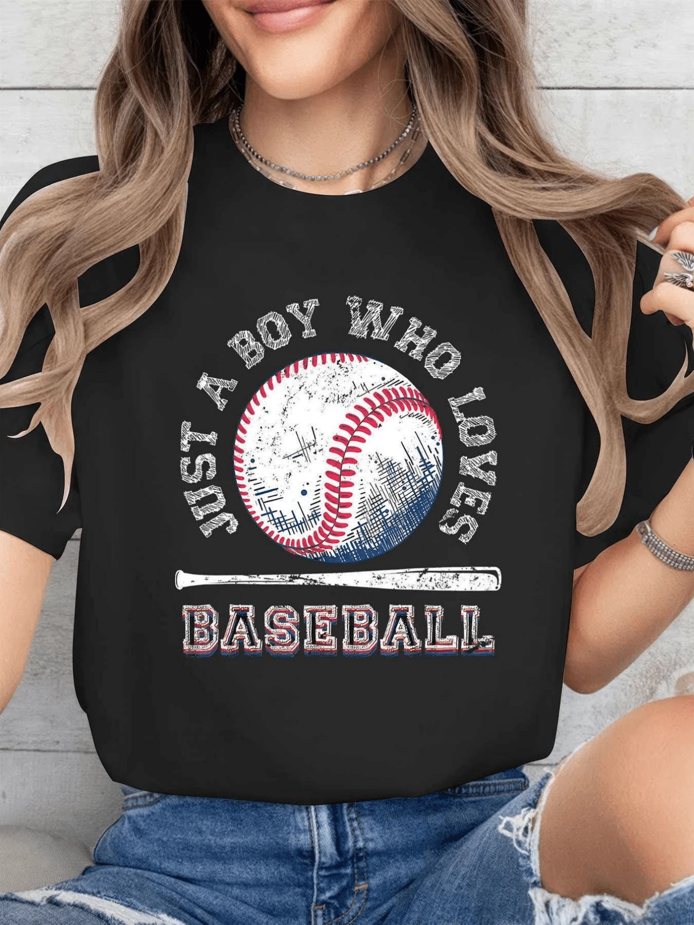 Baseball With A Funny Phrase Expressing Passion For The Game, Ideal For Sports Fans Who Enjoy A Casual And Modern Look; Comfortable And Attractive Women's T-Shirt - 黑色 - 查看 1