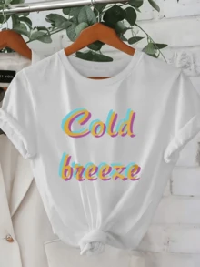 Colorful Words That Evoke The Refreshing Feeling Of A Cool Breeze Represent Freedom, Tranquility, And Positive Energy. A Modern, Comfortable, Casual Women's T-Shirt For Everyday Wear. - 白色 - 查看 1