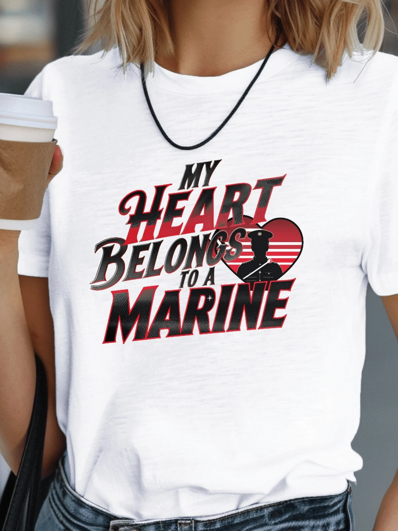 Heart Representing Love And Pride For A Soldier, Showing Connection, Loyalty, And Strength With A Red Heart And Military Silhouette. Comfortable Casual Women's T-Shirt For Everyday Wear. - 白色 - 查看 1