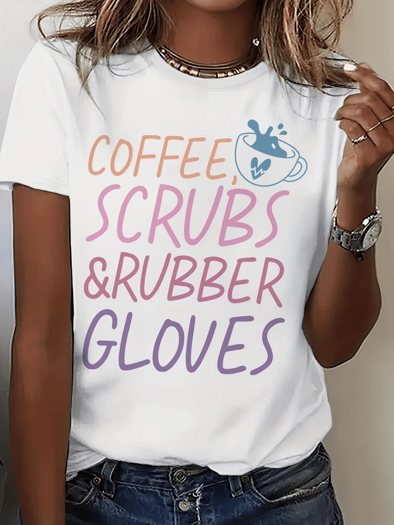 Mug With Steaming Coffee And Phrases Celebrating Daily Work And Energy, Expressing Passion And Effort In Soft Colors; Comfortable And Modern Casual Women's T-Shirt - 白色 - 查看 1