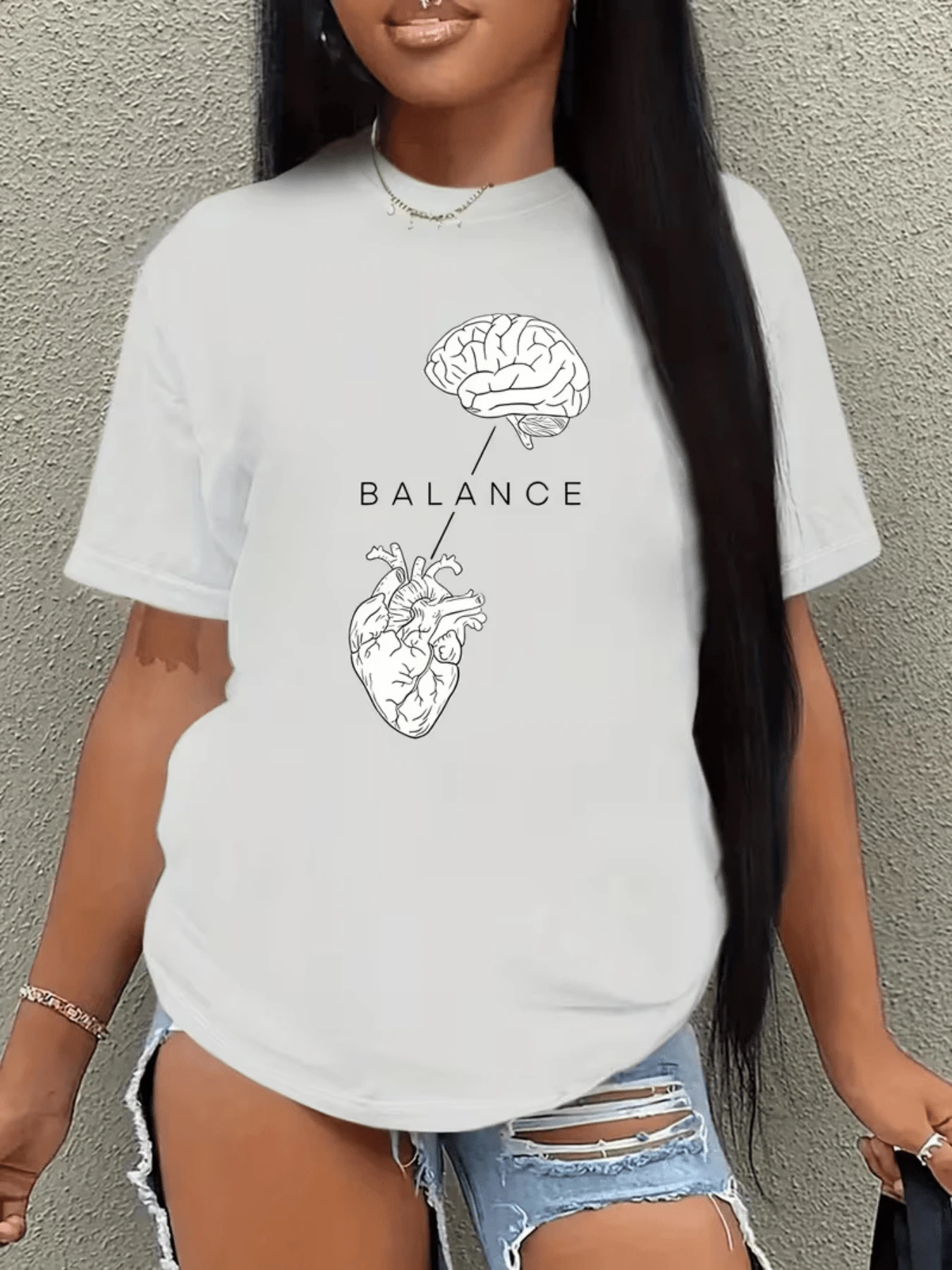 Symbol Of The Balance Between Mind And Heart, Representing Inner Harmony And Rational Emotional Connection. Comfortable Casual Women's T-Shirt For Everyday Wear. - 白色 - 查看 1