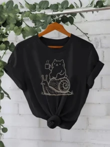 Relaxed Cat Sitting On A Snail Holding A Steaming Cup Conveys Calm And A  Attitude, Ideal For Those Who Enjoy Quiet Moments. Women's Casual T-Shirt, Modern And Comfortable For Everyday Wear - 黑色 - 查看 1