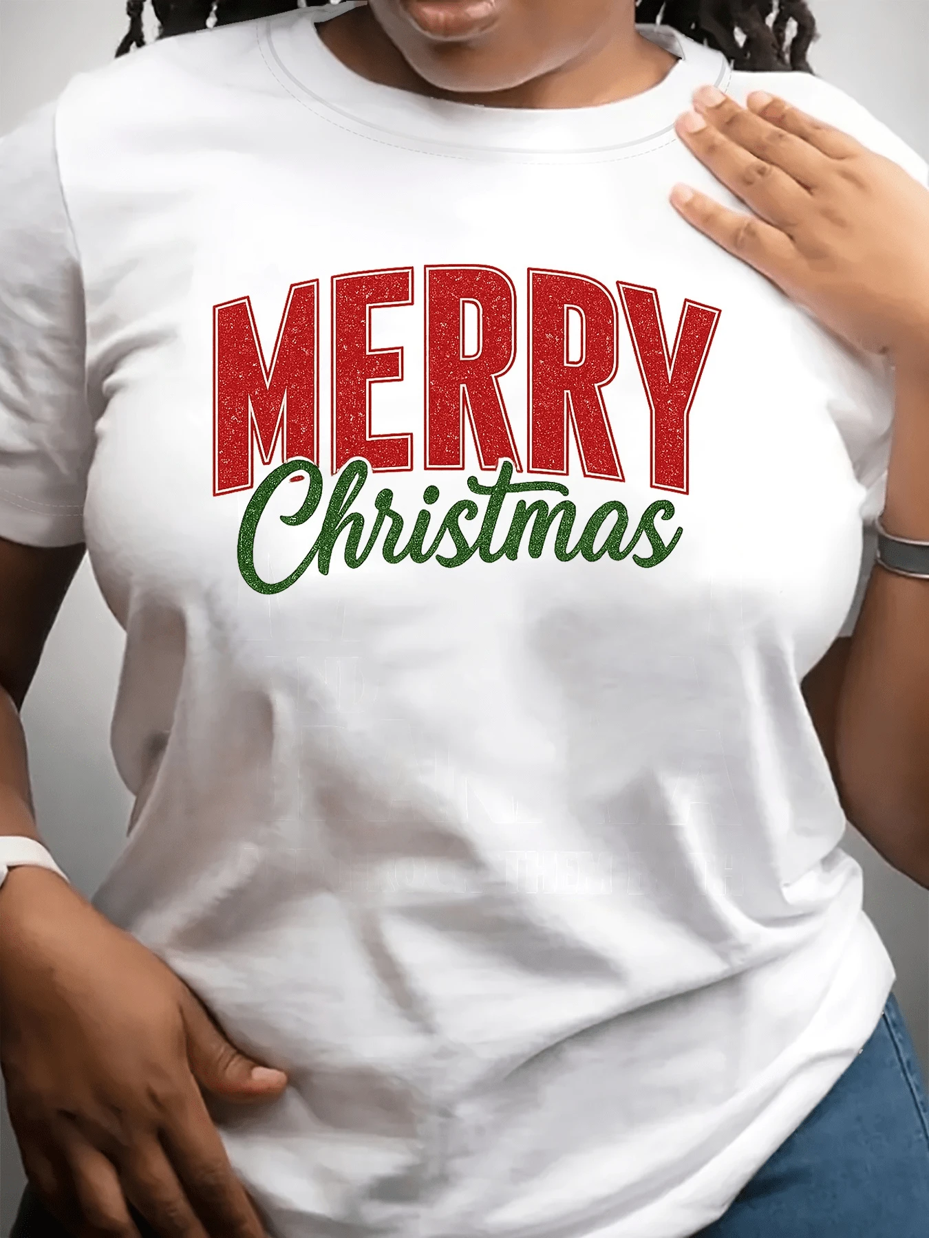 Festive Words With A Joyful Christmas Spirit In Large Red And Green Letters Conveying Love And Hope. Comfortable Casual Women's T-Shirt For Parties And An Ideal Gift. - 白色 - 查看 1