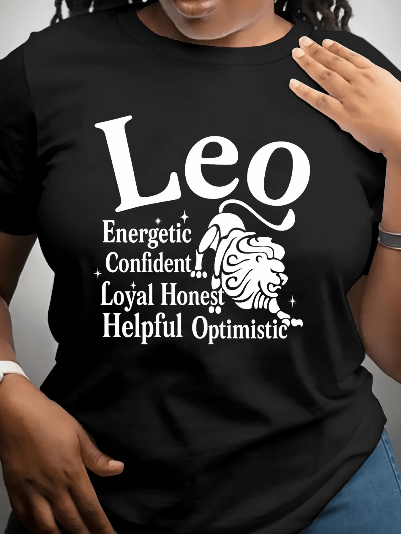 Leo Symbol Representing The Strength Of The Indomitable Spirit, Pride, Confidence, And Positive Energy That Inspires Leadership And Deep Loyalty With An Astral Touch. Women's Casual, Modern, Comfortable T-Shirt - 黑色 - 查看 1