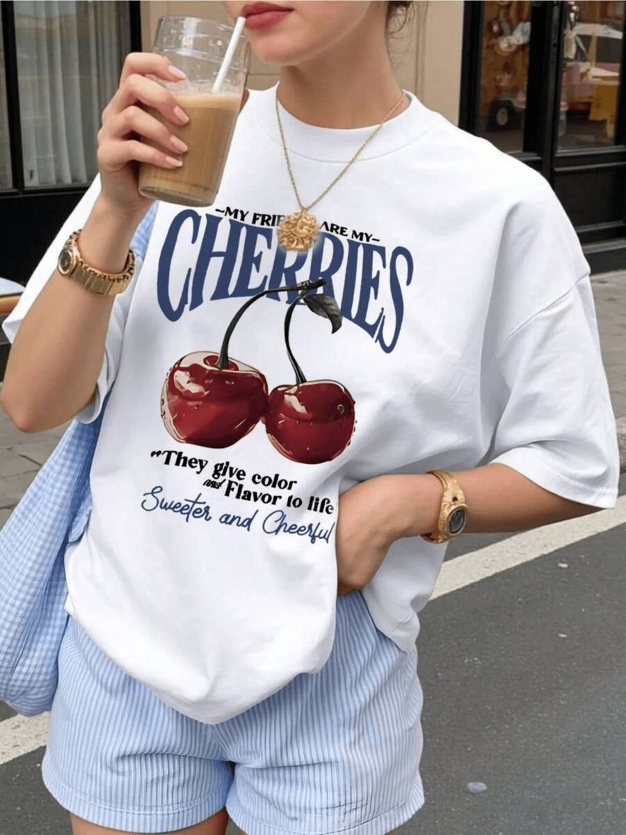 Two Bright Red Cherries Symbolize The Sweetness Of Friendship And The Joyful Energy That Gives Color And Flavor To Life. Women's T-Shirt With A Youthful, Casual, And Comfortable Touch For Summer. - 白色 - 查看 1