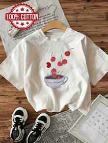 White Mug With Falling Red Cherries Symbolizing Freshness, Vital Energy And Natural Sweetness, Evoking Joyful Moments And A Modern, Youthful Style. Casual, Comfortable And Versatile Women's T-Shirt - 白色 - 查看 6