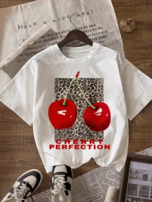 Two Red Cherries, Symbols Of Energy, Passion, And Sweetness, Against An Animal Print Background Represent Modern Feminine Confidence. This Comfortable And Versatile Casual Women's T-Shirt Is Perfect For Everyday Wear. - 白色 - 查看 1