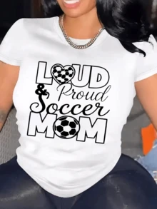 Hearts Formed By Soccer Balls That Transmit Energy, Passion, And Maternal Pride For Those Who Support Their Children On The Field. Women's T-Shirt With A Positive And Cheerful Message, Ideal For Sports Fans. - 白色 - 查看 1