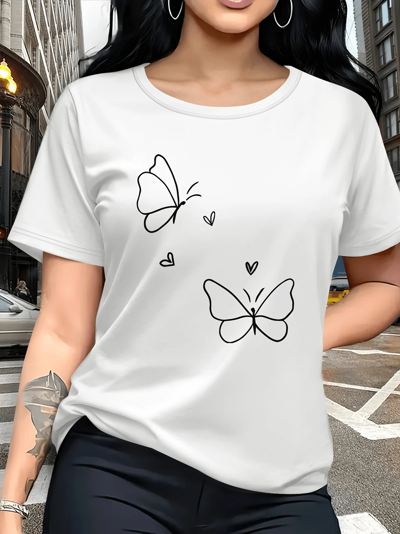 Dos mariposas que vuelan entre pequeños corazones simbolizan libertad amor ternura y transformación interior camiseta de mujer casual moderna para uso diario cómoda y con toque artístico - Blanco - Ver 1