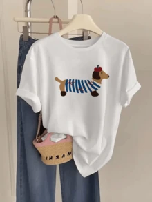 Cute Dachshund In A Blue Striped Sweater With Small Red Bows Conveys Tenderness And Joy, Combining Charm And Everyday Fun. Casual, Comfortable, And Modern White Women's T-Shirt For Summer. - 白色 - 查看 6