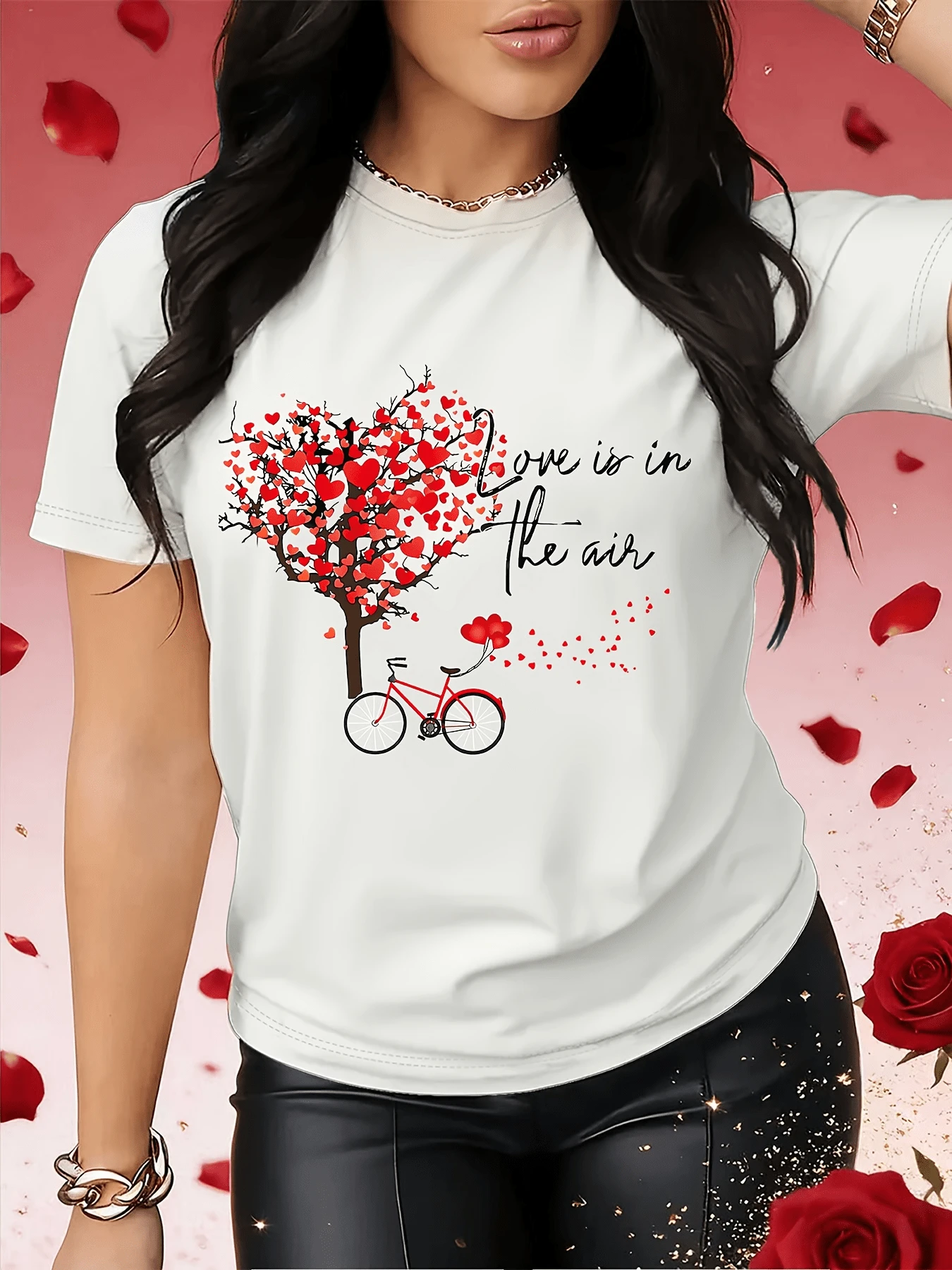 A Tree Made Of Small Red Hearts Expressing Love And Freedom, Alongside A Bicycle Symbolizing The Journey Of Feelings And The Romantic Connection Between Nature And Passion. A Modern And Comfortable Women's T-Shirt For Everyday Wear. - 白色 - 查看 1