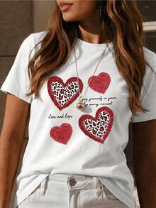 Red Hearts With Animal Print Representing Passion, Freedom, And Hope In Every Moment Of Life. Modern Women's T-Shirt For Comfortable And Stylish Everyday Wear. - 白色 - 查看 8