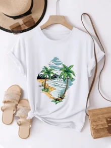 Tropical Landscape With Palm Trees, Ocean Waves, Blue Sky, And Golden Sand That Conveys Calm, Freedom, And Summer Energy-Ideal For Sunny Days And Relaxed Moments. A Modern And Comfortable Casual Women's T-Shirt. - 白色 - 查看 8