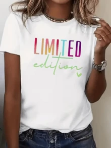 A Phrase In Vibrant Colors Expressing Energy, Positivity, And Authenticity, With Gradient Lettering Symbolizing Confidence And Love For What Is Unique. A Comfortable, Modern, Casual Women's T-Shirt. - 白色 - 查看 1