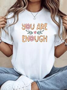 Motivational Phrase With Pink Flowers And Green Leaves Symbolizing Self-Acceptance And Self-Love, Inspiring Confidence And Positive Energy. Comfortable And Modern Casual Women's T-Shirt - 白色 - 查看 1
