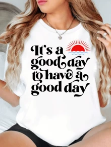 Radiant Sunrise Alongside Blue Waves Symbolizes Positive Energy And Hope, Conveying That Each Day Can Begin With Joy And Motivation. A Modern, Casual, Comfortable Women's T-Shirt For Everyday Wear. - 白色 - 查看 8