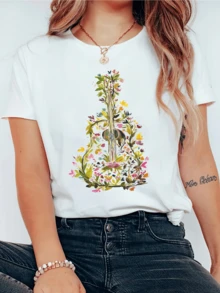 A Guitar Made Of Branches And Colorful Flowers Symbolizes The Union Between Nature And Music, Transmitting Positive Energy And Freedom. A Modern, Comfortable, Casual Women's T-Shirt For Everyday Wear. - 白色 - 查看 1