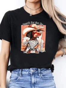 Brave Dog With Cowboy Hat And Bandana Symbolizing Freedom, Adventure And Positive Attitude Under The Desert Sun. Comfortable Casual Women's T-Shirt For Everyday Wear - 黑色 - 查看 8
