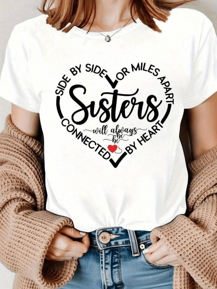 A Symbol Of Eternal Bond Between Sisters, Represented By A Heart Where The Words Express Closeness Regardless Of Distance, Celebrating Sisterly Love And A Sincere Connection That Remains Strong. A Comfortable And Modern Casual Women's T-Shirt, Perfect For A Special Gift. - 白色 - 查看 1