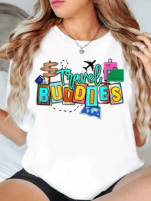 Avión y maletas representan el espíritu aventurero de quienes exploran el mundo con amigos compartiendo rutas y destinos camisetas de mujer modernas cómodas para viaje diario - Blanco - Ver 1