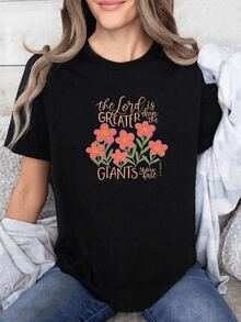 Pink Flowers Symbolizing Inner Strength And Hope That Blossoms In The Face Of Challenges, With An Inspirational Spiritual Message. Comfortable Casual Women's T-Shirt For Everyday Wear. - 黑色 - 查看 1