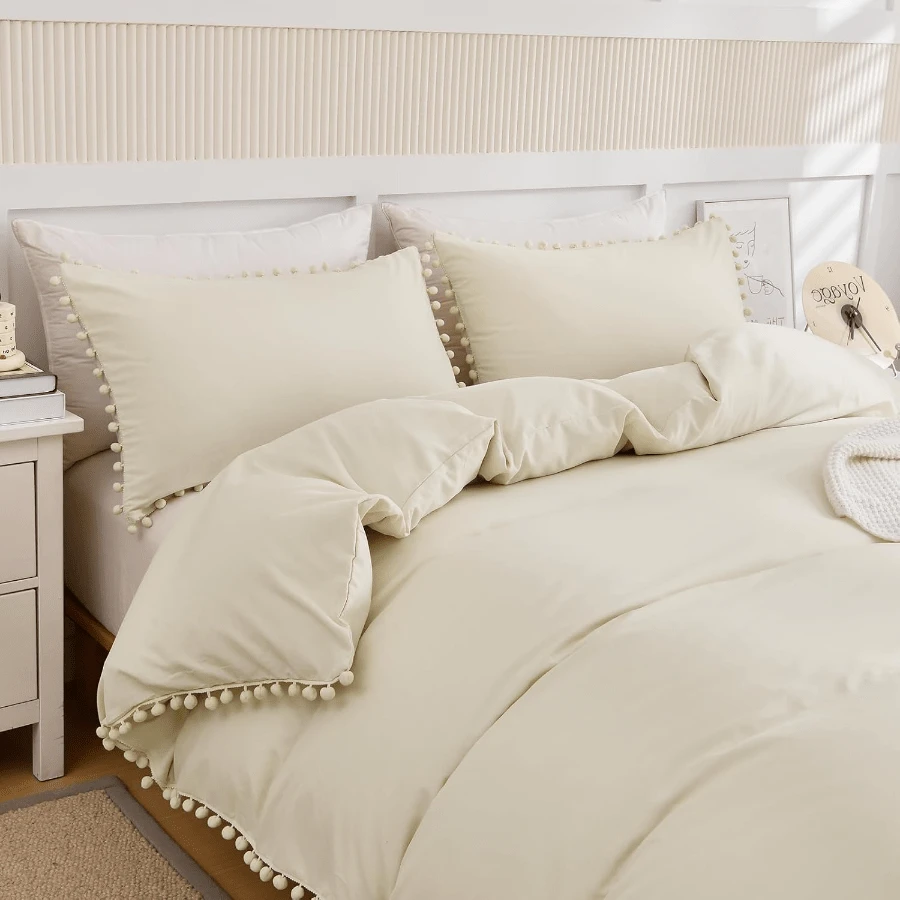 Double-Layer Quilt Cover Set - Light-Colored Fringed Velvet Ball Bedding Set (3-Piece Set) Including 2 Pillowcases. Soft And Comfortable Microfiber Double-Layer Bedding Set With Zipper Closure. Suitable For All Seasons (200x200 Cm) - Seersucker (Beige) - View 1