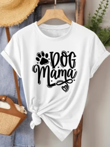 Paw Print And Heart Symbolize The Infinite Affection Between A Woman And Her Canine Companion, Showing Pride And Tenderness For Being A Dog Mother. Casual, Comfortable, And Modern Women's T-Shirt For Everyday Wear - 白色 - 查看 6