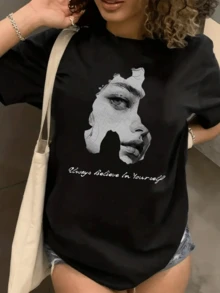 A Woman's Face In White With An Intense Gaze Symbolizes Inner Strength And Self-Confidence. Women's T-Shirt With A Modern Motivational Message And Casual Cut. - 黑色 - 查看 8