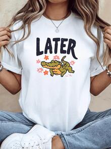 Smiling Crocodile Surrounded By Pink Flowers Conveying Joy And Fun Energy With The Word Later In A Relaxed Style, Comfortable And Modern Casual Women's T-Shirt For Everyday Wear - 白色 - 查看 6