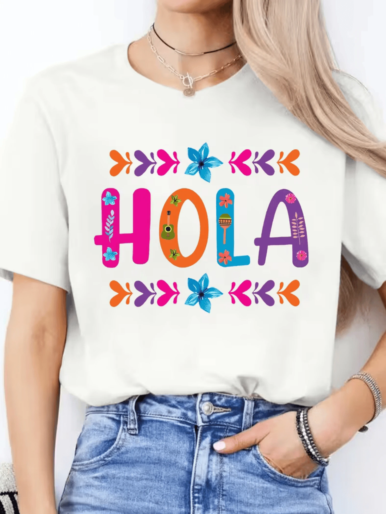 Colorful Words Spelling Out HOLA Surrounded By Blue And Orange Flowers Reflect Positive Energy And Mexican Joy, Perfect To Pair With A Casual Outfit. A Modern, Comfortable, And Vibrant Women's T-Shirt - 白色 - 查看 1