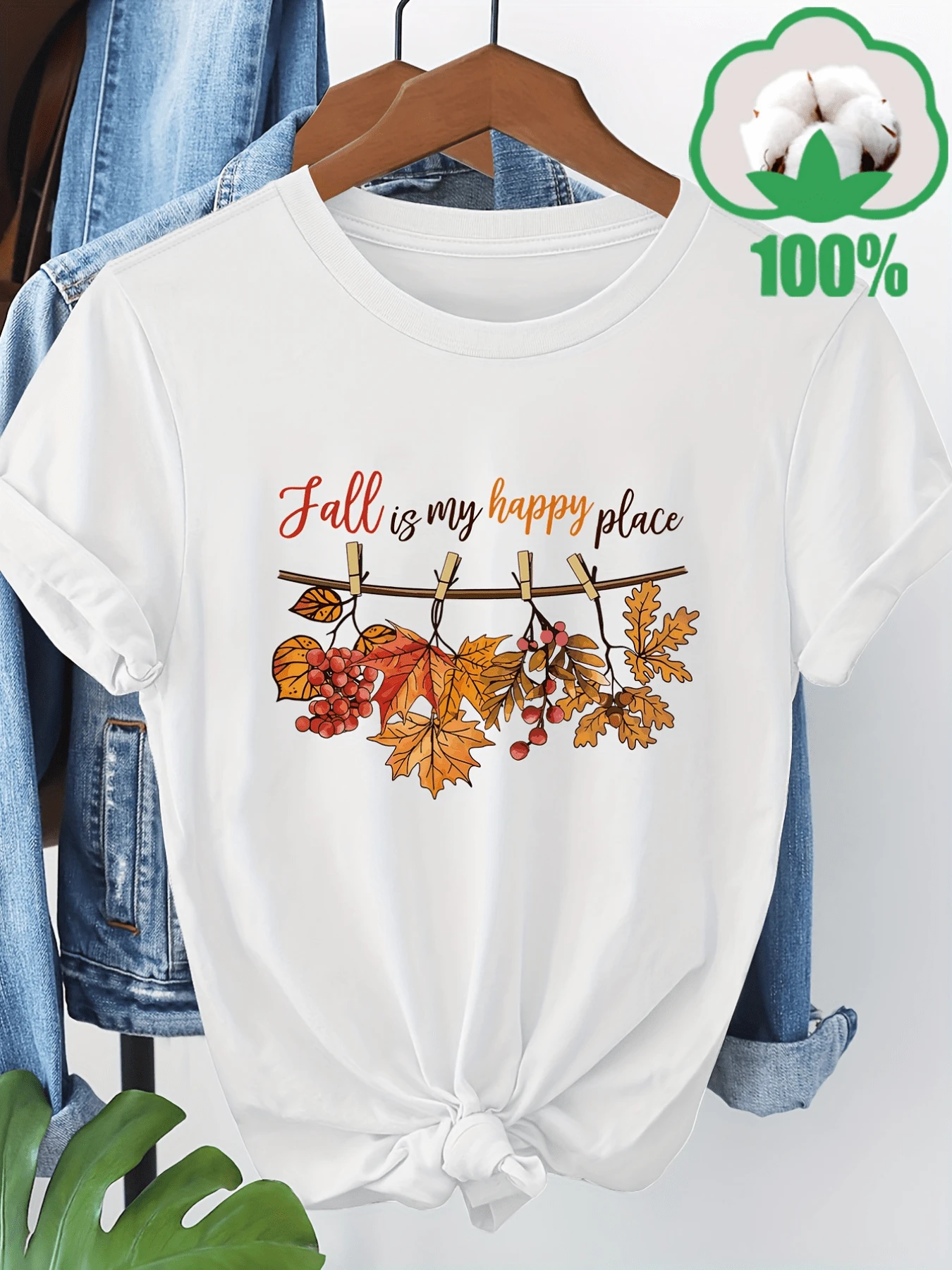 Autumn Leaves Hanging Alongside Small Red Berries Symbolize The Warmth And Peace Of The Changing Seasons, Conveying A Sense Of Quiet Happiness. Comfortable Casual Women's T-Shirt For Everyday Wear - 白色 - 查看 1