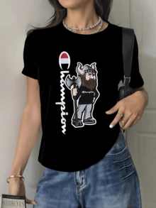 Viking Warrior Figure With Axe Symbolizing Strength, Courage And Indomitable Spirit Amidst Stylized Lettering. Women's Casual T-Shirt, Comfortable For Everyday Wear, Modern And Attractive - 黑色 - 查看 6