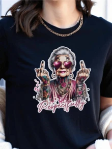 Elegant Female Figure With Silver Hair In A Rebellious Gesture Surrounded By Colorful Flowers That Symbolize Strength, Authenticity And Independence. Modern Casual Women's T-Shirt To Express Attitude - 黑色 - 查看 8