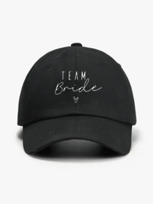 1 chiếc mũ lưỡi trai cổ điển unisex - In chữ tối giản "Bride Tribe" - Có các màu cơ bản như đen, xanh navy - Mũ thoáng khí, thoải mái, có thể điều chỉnh, thích hợp làm quà tặng cho tiệc độc thân và phù rể - Mũ lưỡi trai nữ, mũ lưới, mũ đi biển, mũ nam, mũ chống nắng ngoài trời, mũ chủ đề ngày Valentine, mũ thường ngày, mũ lưỡi trai đi biển, mũ thể thao giải trí, mũ lưỡi trai có thể điều chỉnh, mũ phong cách đường phố, ngày lễ, du lịch - Một kích thước phù hợp với tất cả - Xem 5