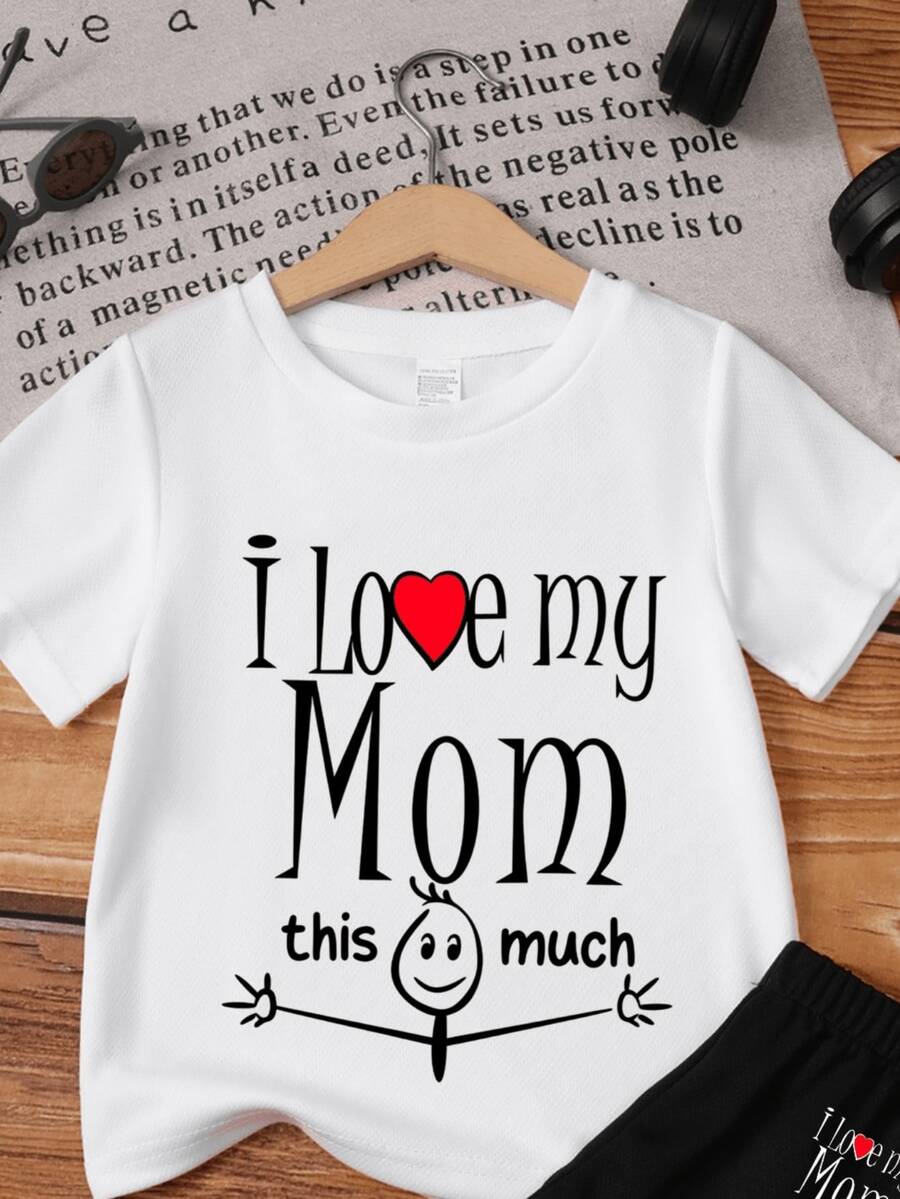 Camiseta con la frase "New Boy" y "MY Love Mom" para uso casual de verano, conjunto lindo con top de cuello redondo y pantalones cortos, perfecto para fiestas de vacaciones y regalos del Día de la Madre, para actividades al aire libre. - Blanco - Ver 1